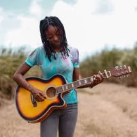 Professional Female seeks a single or double room Main Photo