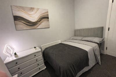 Room to rent in luxury HMO Main Photo