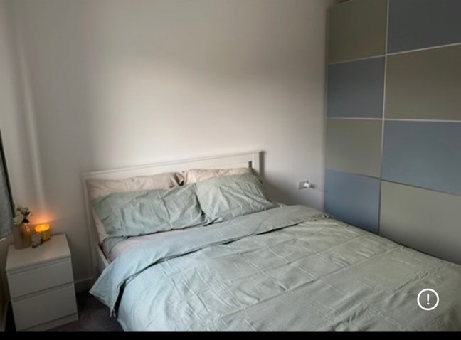 Double bedroom available in a 4 bed detached home Main Photo