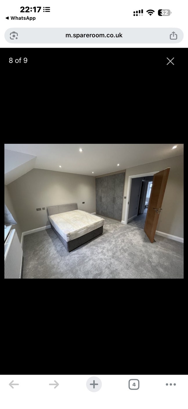 Specious Room with new house and nice surroundings Main Photo