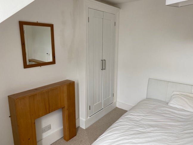 Large Double Room Main Photo