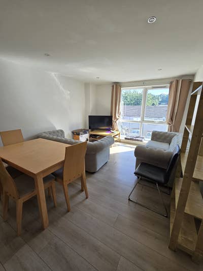 Room Available Near Hyde Park  Main Photo