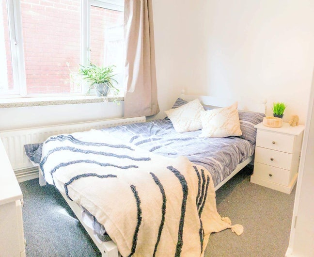 Cosy Double Room - Polygon / City Centre  Main Photo
