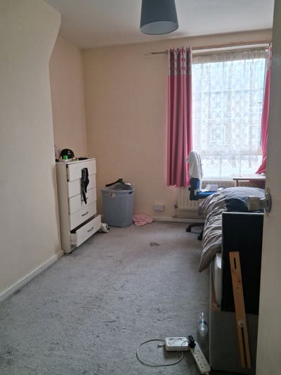 Room for rent Main Photo