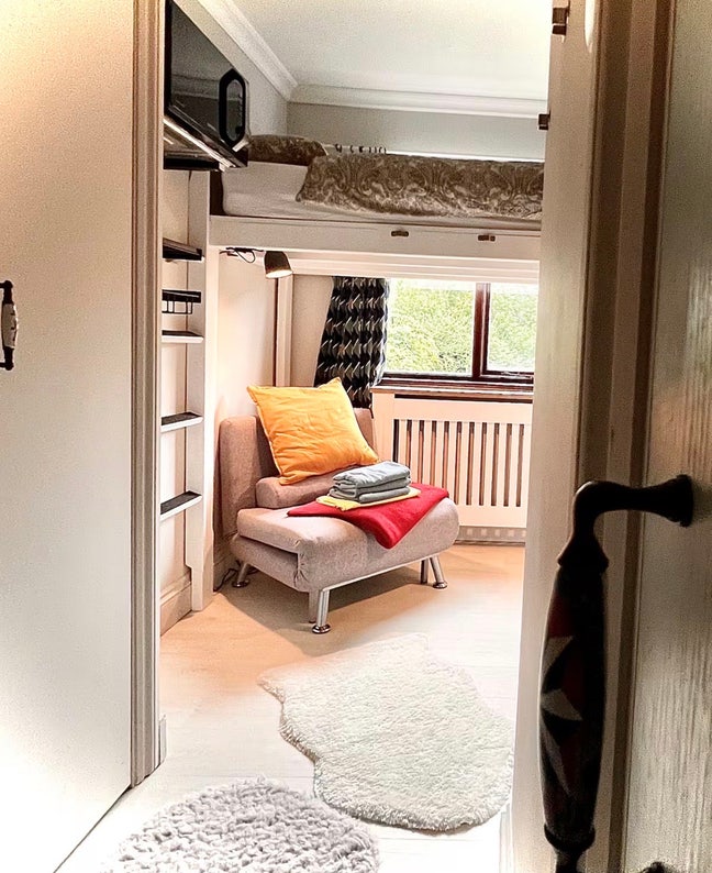 Zone 2 Ensuite room 10 min walk to Mile End Tube Main Photo