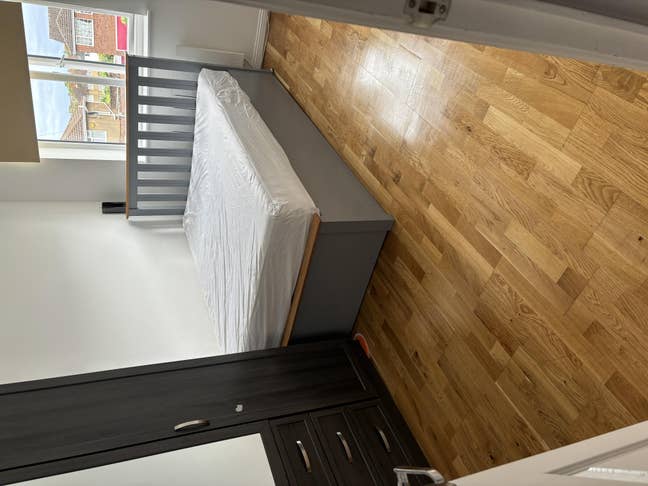 Double room to rent in town Aylesbury Main Photo