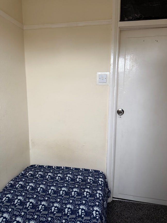 Box Room For a Female Main Photo