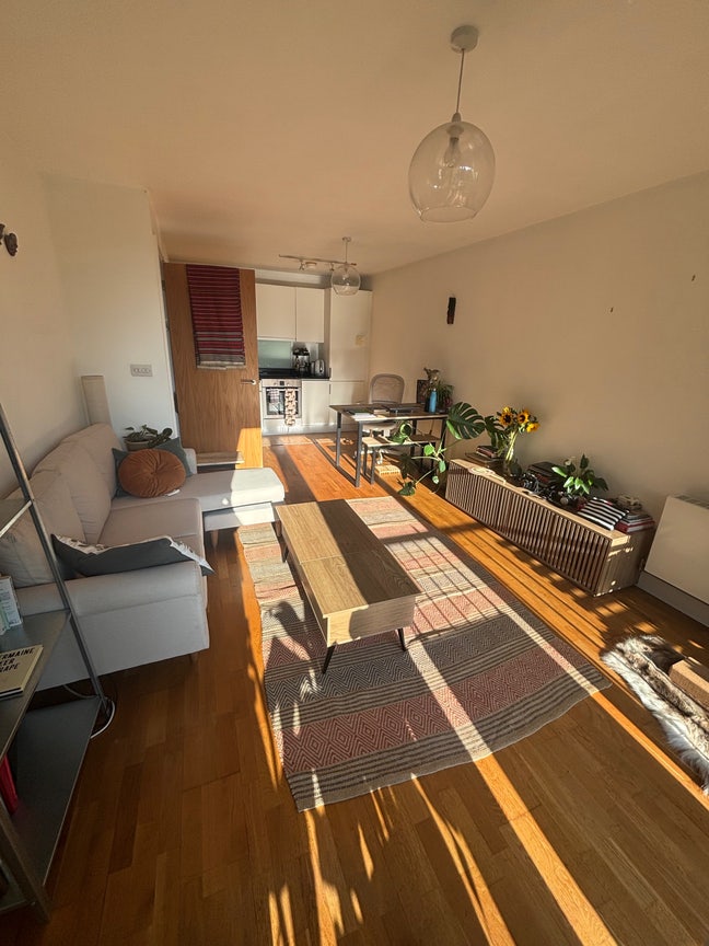 Flexible one month sublet in E2 by Haggerston park Main Photo