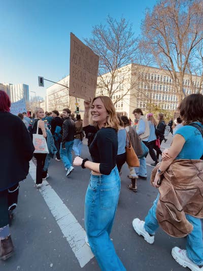 Queer woman looking for room in female flatshare  Main Photo