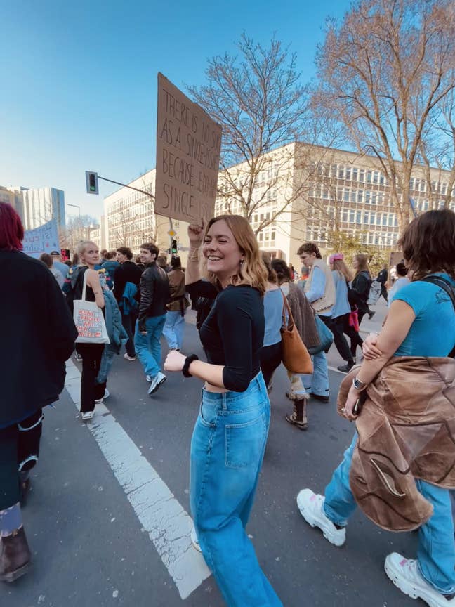 Queer woman looking for room in female flatshare  Main Photo