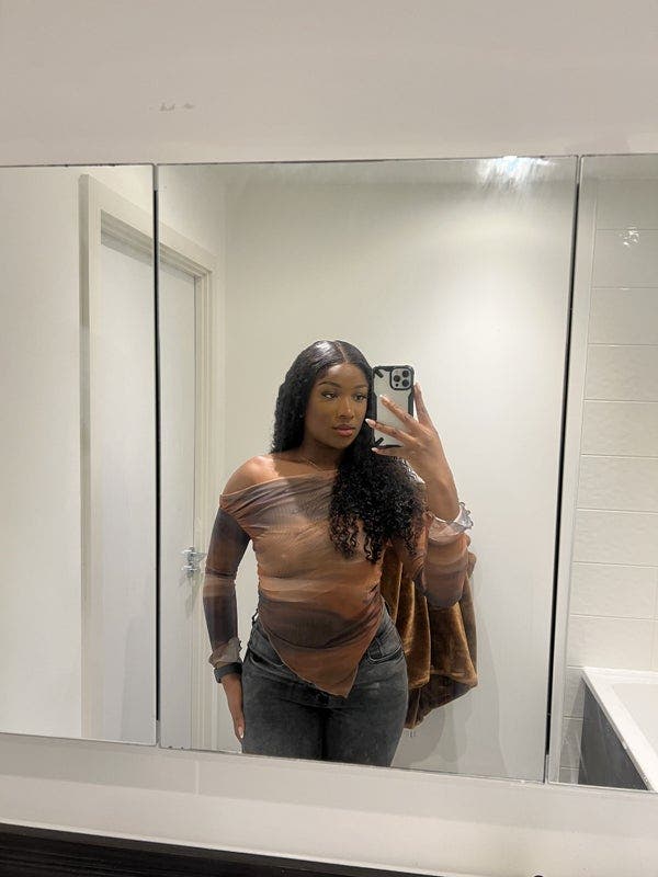 Professional female seeking a clean, peaceful home Main Photo