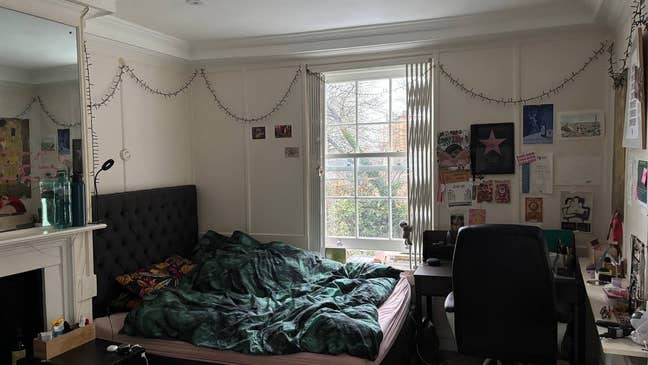 Spacious double bedroom 5 min walk from Chalk Farm Main Photo