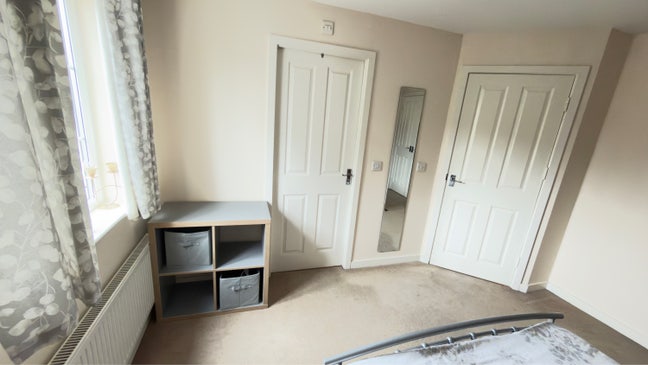 Large double room with En Suite Main Photo