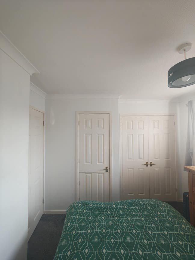 Double Room in 2 Bedroom House Main Photo
