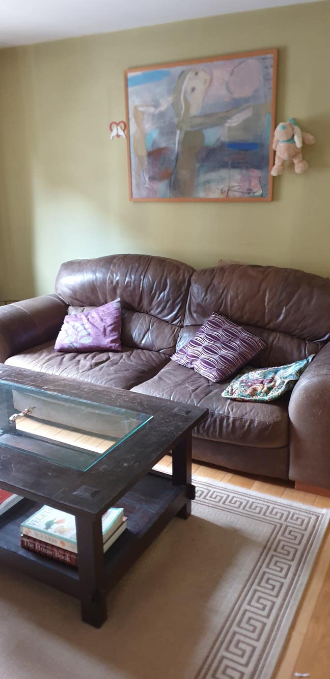 Lovely 2 bed flat with spacious living room  Main Photo