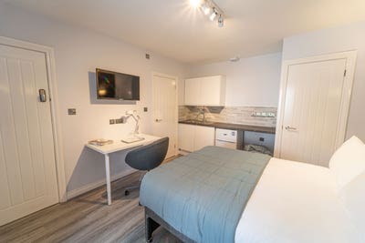 Stunning Studio Available Now Main Photo