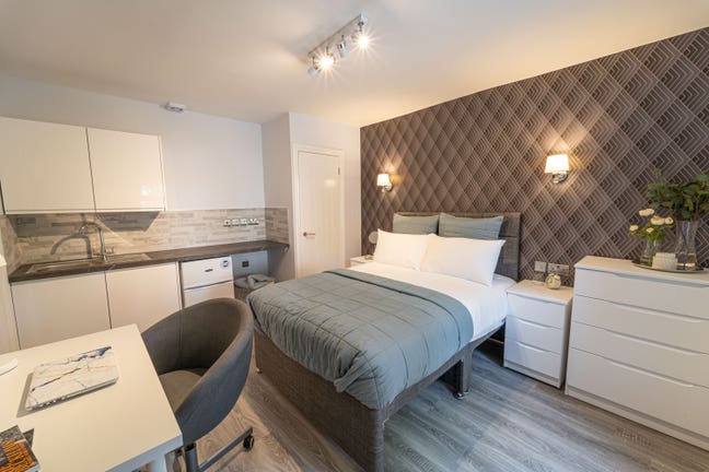 Stunning Ensuite Small Studio Available Now Main Photo