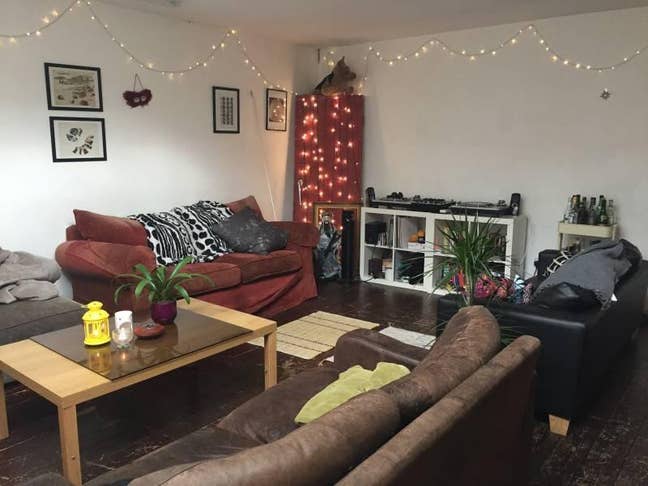 Room Available – Manor House Warehouse Main Photo