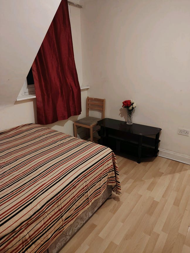 Double bedroom available Sourth Harrow bills inclu Main Photo