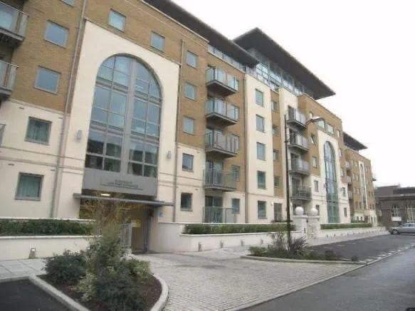 Luxurious Flat+Lake + River View+ Living Rm+Balcon Main Photo