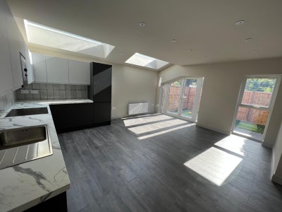 ✨ 🏡 3𝗫 𝗕𝗘𝗗𝗥𝗢𝗢𝗠 𝗙𝗔𝗠𝗜𝗟𝗬 𝗛𝗢𝗨𝗦𝗘 𝗧𝗢 𝗟𝗘𝗧 – 𝗖𝗥𝗢𝗬𝗗𝗢𝗡 ✨ Main Photo