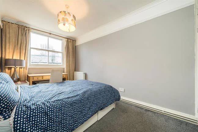 Monday to Friday Oval Db Bedroom Main Photo