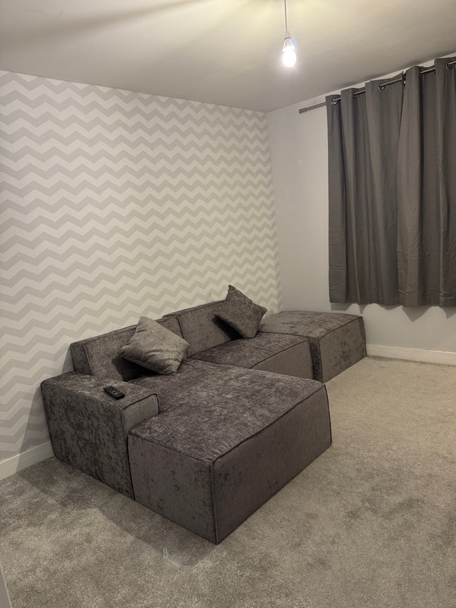 1 Bedroom flat including a garden Main Photo