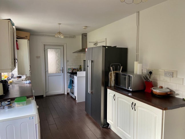 Double-bed near Canley available from May  Main Photo