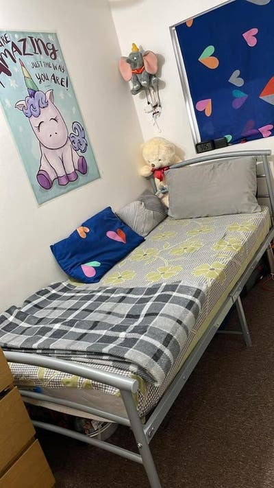 Single  room available for 1 female  Main Photo