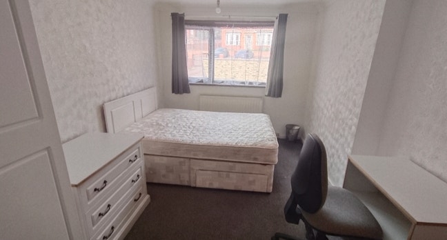 Fully Furnished Room LS3 — &pound;480pcm All Bills Inclu Main Photo