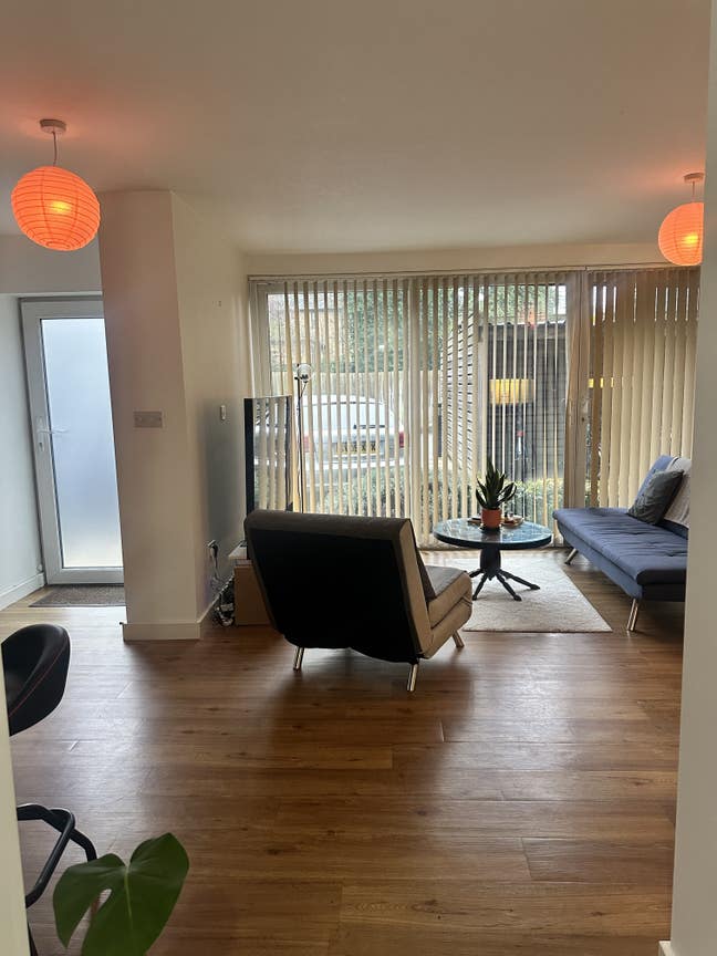 Double Room in Modern Flat – Central Stamford / Bu Main Photo