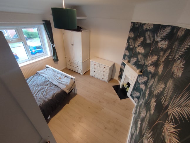 Big double room and private lounge in large house Main Photo
