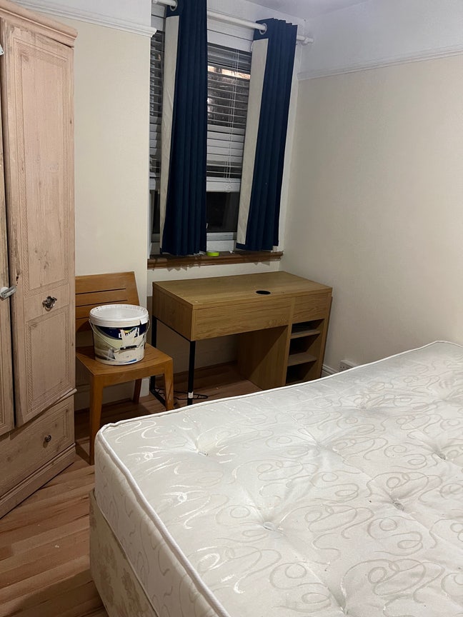 Room vacant Main Photo