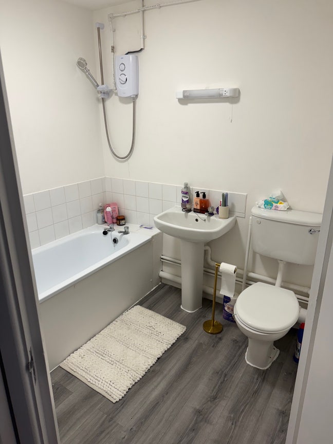 1 double room available  Main Photo