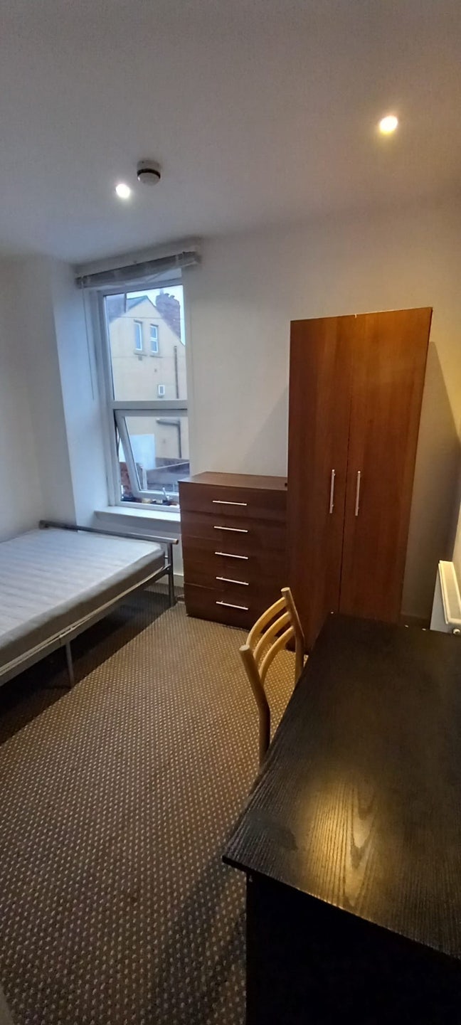Room for rent near the University of Leeds Main Photo