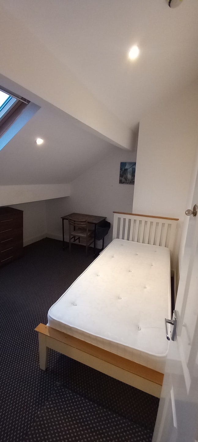 Room for rent near the University of Leeds Main Photo