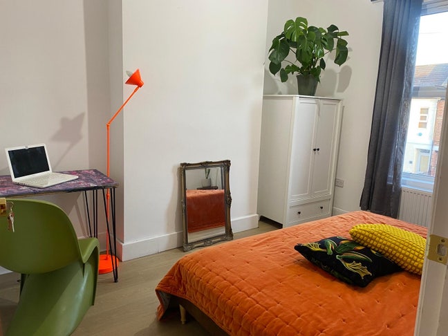 Cozy room in Seven Sisters Main Photo