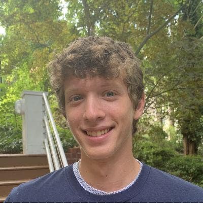 Student/Intern looking for short-term housing Main Photo