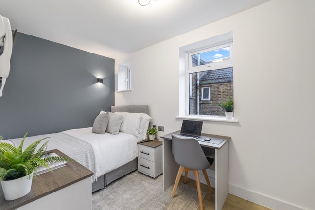 📍 Brand New Ensuite Bedroom - close to station Main Photo