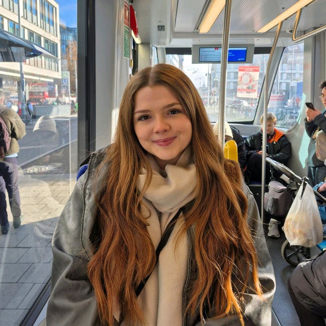 Looking for a room or someone to find a flat with! Main Photo