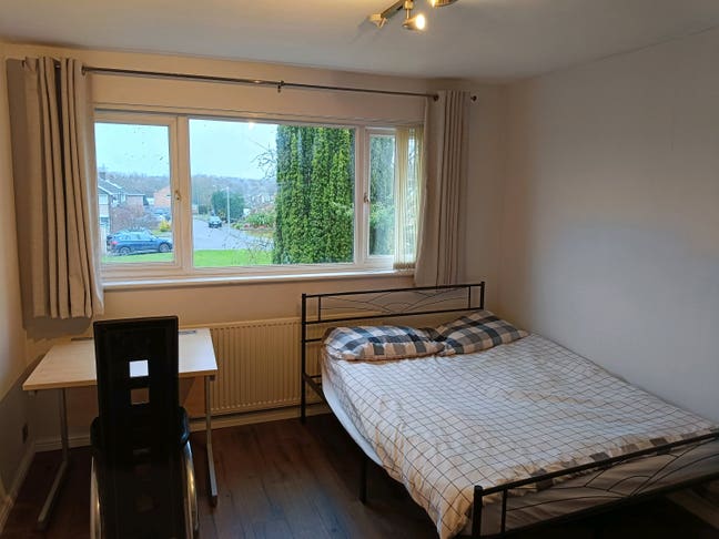 Furnished bedroom available soon Main Photo