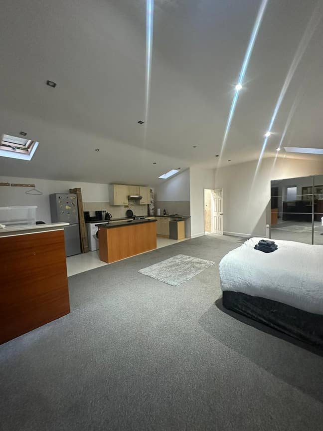 Lovely Studio Loft 30 Mins from Central London Main Photo