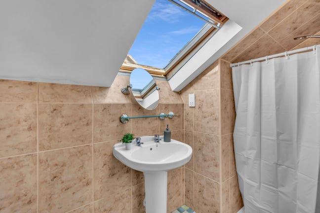 1 Bed 1 bath flat close to town centre & universit Main Photo