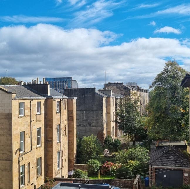 Double room for queer/trans/femme people  Main Photo