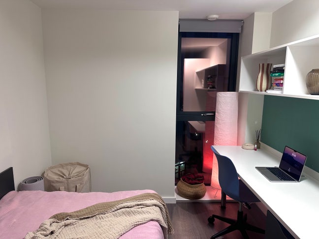 Wembley – quiet ensuite room (students only) Main Photo