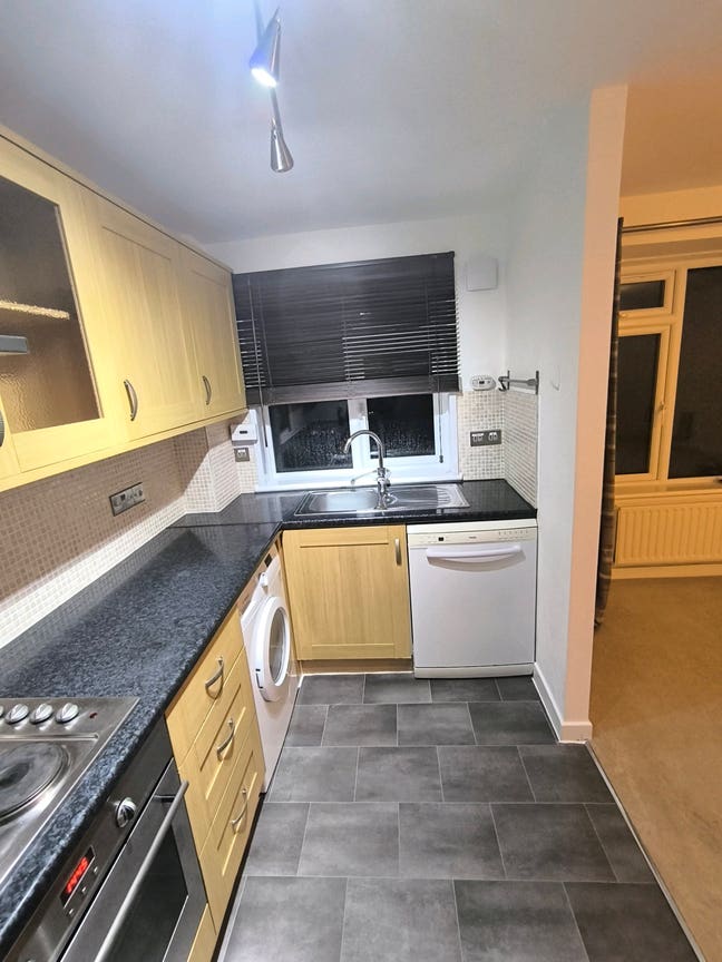 One bedroom for rent  Main Photo