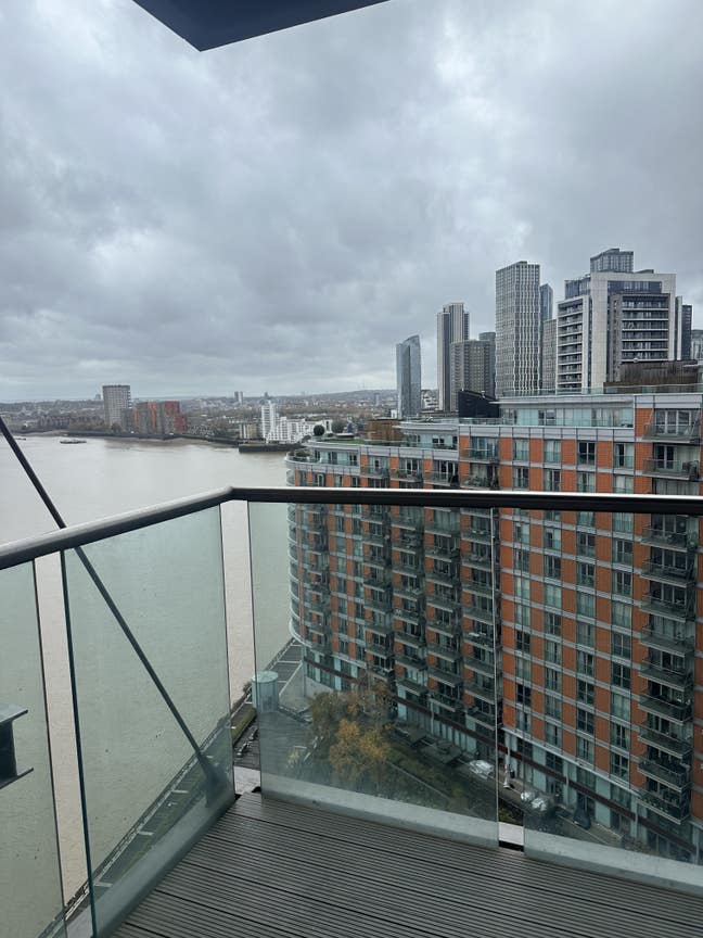 Ensuite | Great views Main Photo