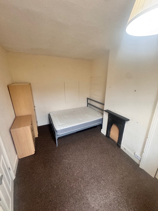 4 bed terraced house  Main Photo