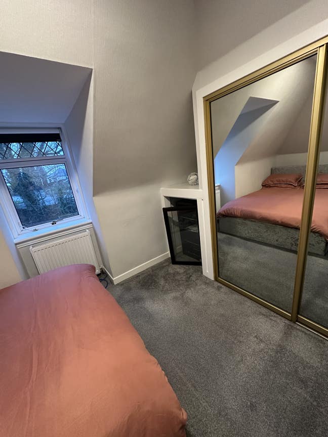 Lovely room short term let Main Photo