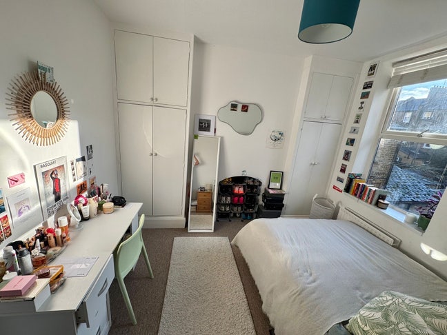 Lovely room in Elegant & Castle House Main Photo